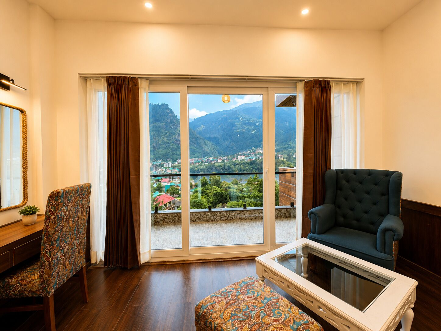 Luxury Suite, Balcony, Mountain View | Interior
