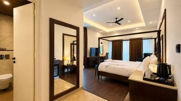 Luxury Suite, Balcony, Mountain View | Free WiFi