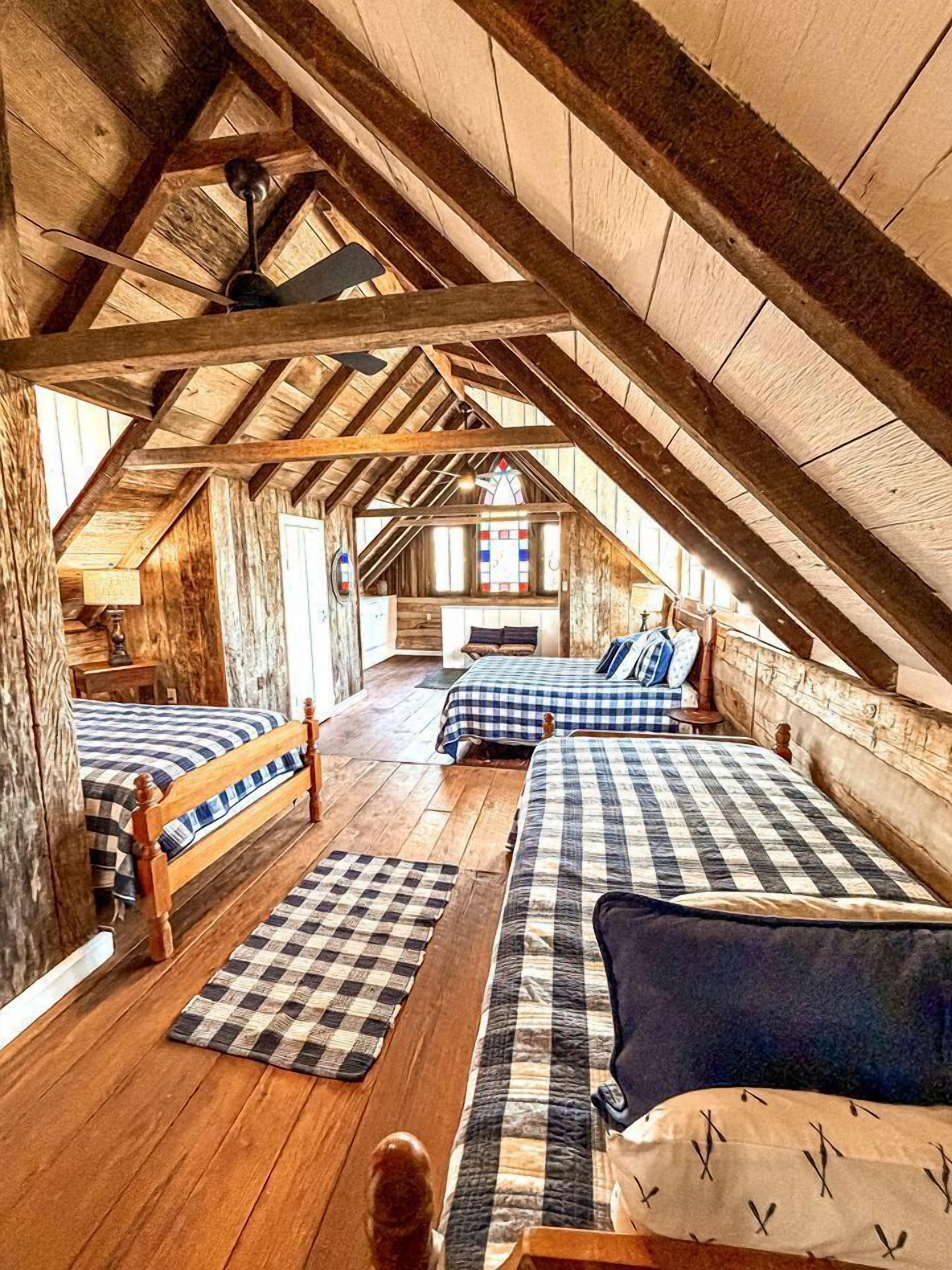 3 chambres, fer et planche à repasser, Wi-Fi, draps fournis