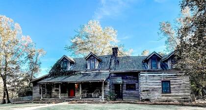 Historic Rural Cabin Ideal for Families in Wilsonville, Alabama