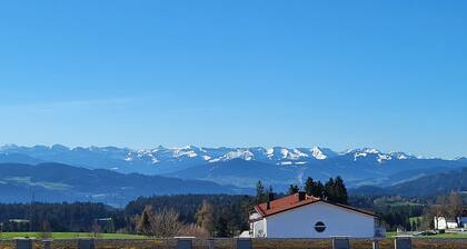 "Panorama 86" Indoor Pool, Sauna & Separate Bedroom, Near Lake Constance and the Mountains