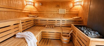 "Panorama 86" Indoor Pool, Sauna & Separate Bedroom, Near Lake Constance and the Mountains