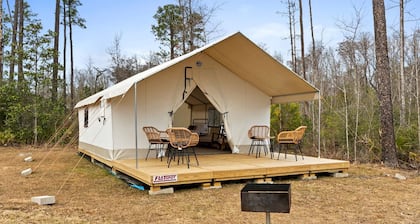 Outdoor Adventure Basecamp: World-Class Fishing, Hiking Trail & Pet-Friendly Fun in Wewahitchka, Florida