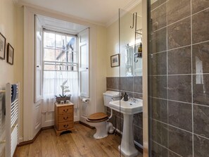 Bathroom - Wonderful  villa for 6 guests with WIFI, TV and pets allowed (Montrose)