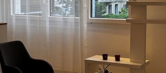 Cozy and Modern Apartment in a Great Location