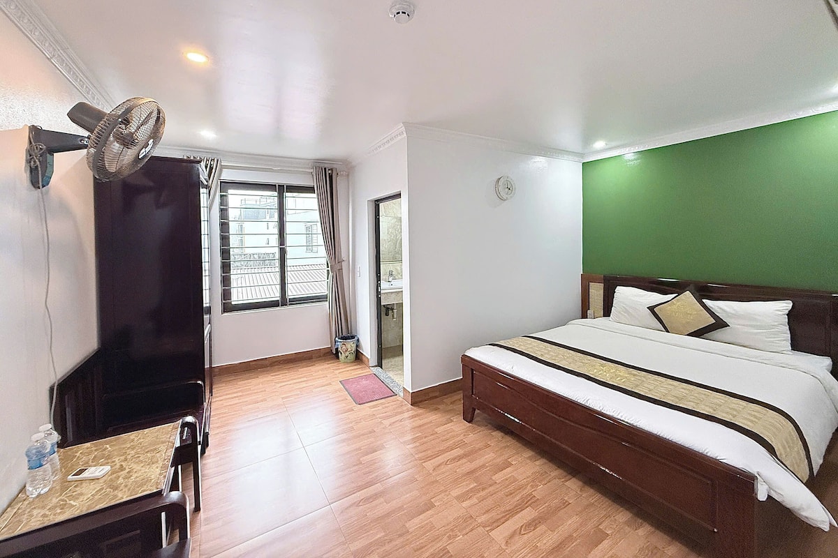 Quarto casal standard | Escrivaninha, Wi-Fi de cortesia