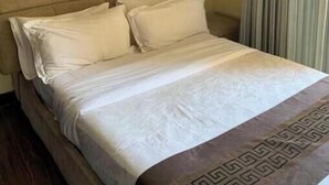1 bedroom, iron/ironing board, WiFi, bed sheets -  1-bedroom apartment in Kigali (Kigali)