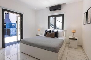 3 habitaciones, tabla de planchar con plancha, wifi y ropa de cama 