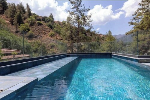 Kakopetria Luxury Villa w/ pool