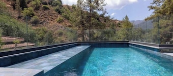 Kakopetria Luxury Villa w/ pool