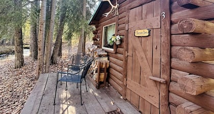 Historical Cozy Off-Grid Cabin with Creekside Sauna near Log Cabin Creek, Tok Alaska