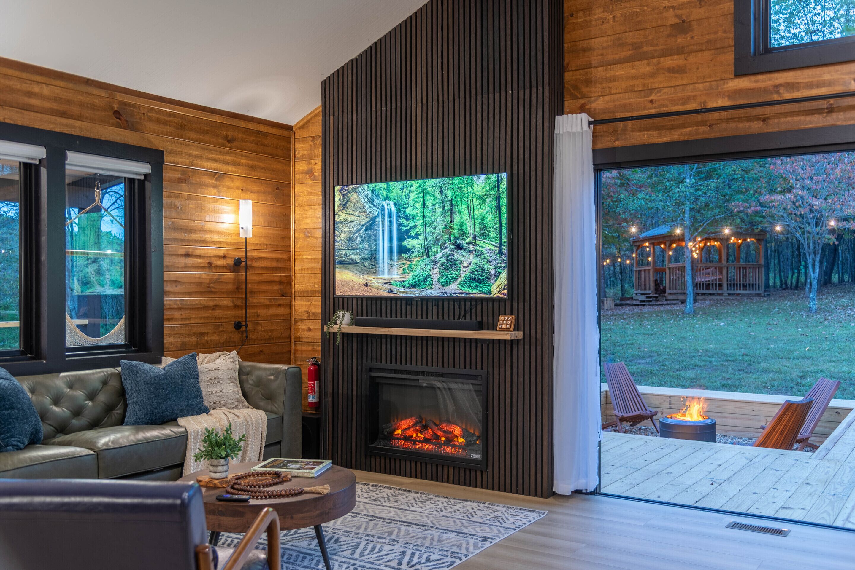 Fernseher, Kamin