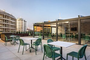 Outdoor dining - Vrbo Property (Milano)