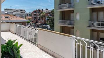 Apartment, 1 Bedroom, Balcony, City View | Property grounds