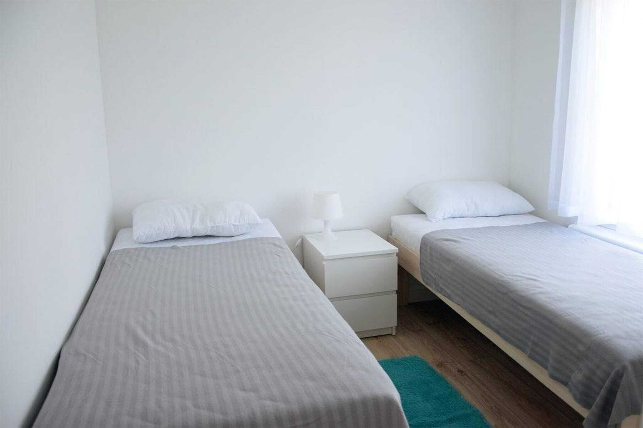 1 Schlafzimmer, Reisekinderbett, Bettwäsche