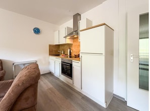 Apartment | Private kitchen - Moderne Wohnung mit Balkon (Winterberg)