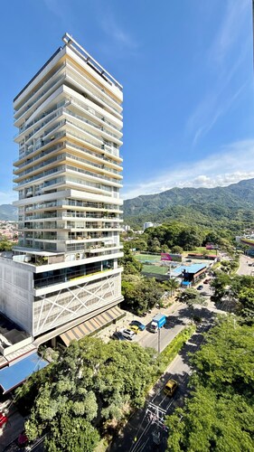 Modern Premium Apartment on the Golden Mile, 11th Floor