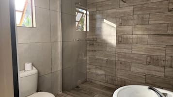 Standard Chalet, Patio, Garden View | Bathroom
