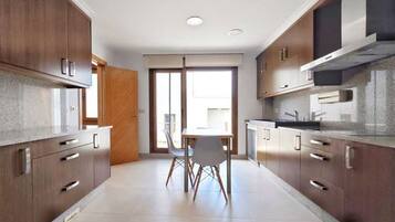 Fridge, microwave, dishwasher