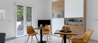 'Villa Maryam - Perla' Room with Shared Terrace, Wi-Fi & Air Conditioning