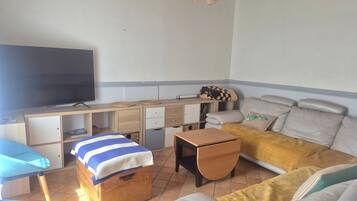 TV, ping pong