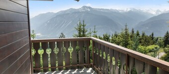 Premium chalet with mountain views and a large terrace