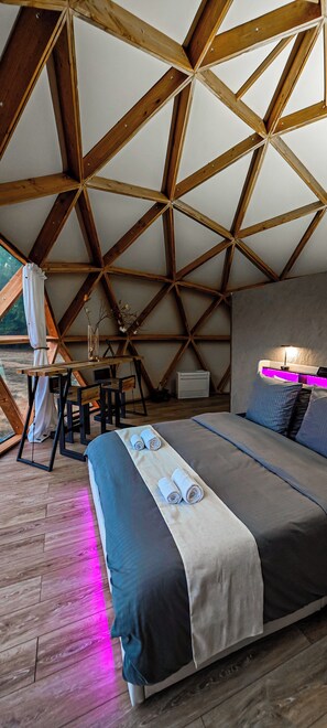 1 dormitorio, escritorio, wifi gratis y ropa de cama