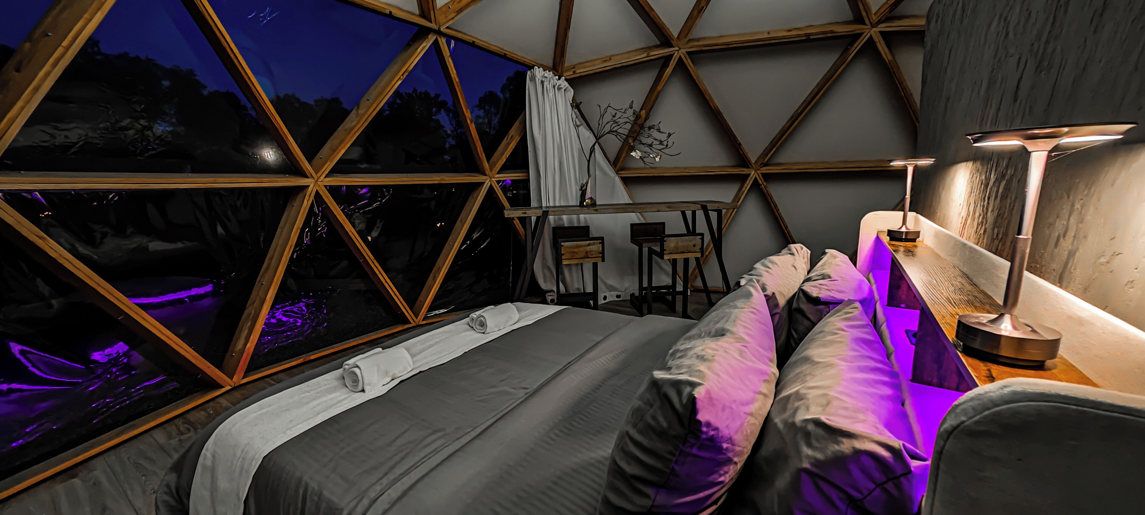 1 bedroom, desk, free WiFi, bed sheets