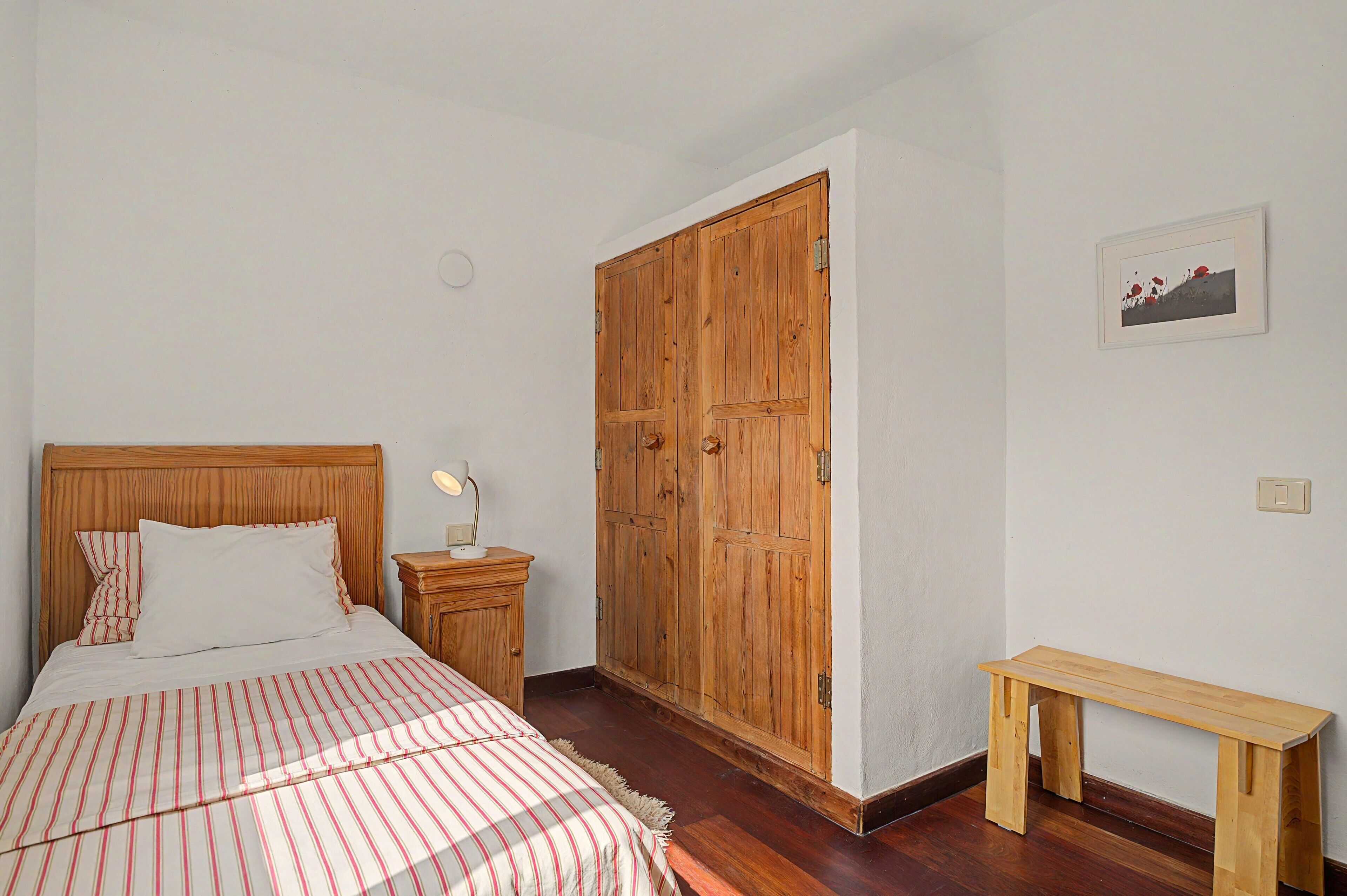 2 slaapkamers, een strijkplank/strijkijzer, wifi, beddengoed