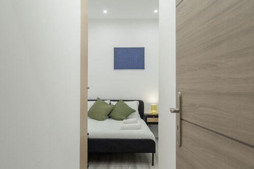 Lisbon Modern Suites II by Homing