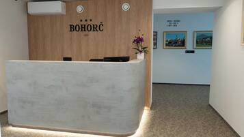 Lobi