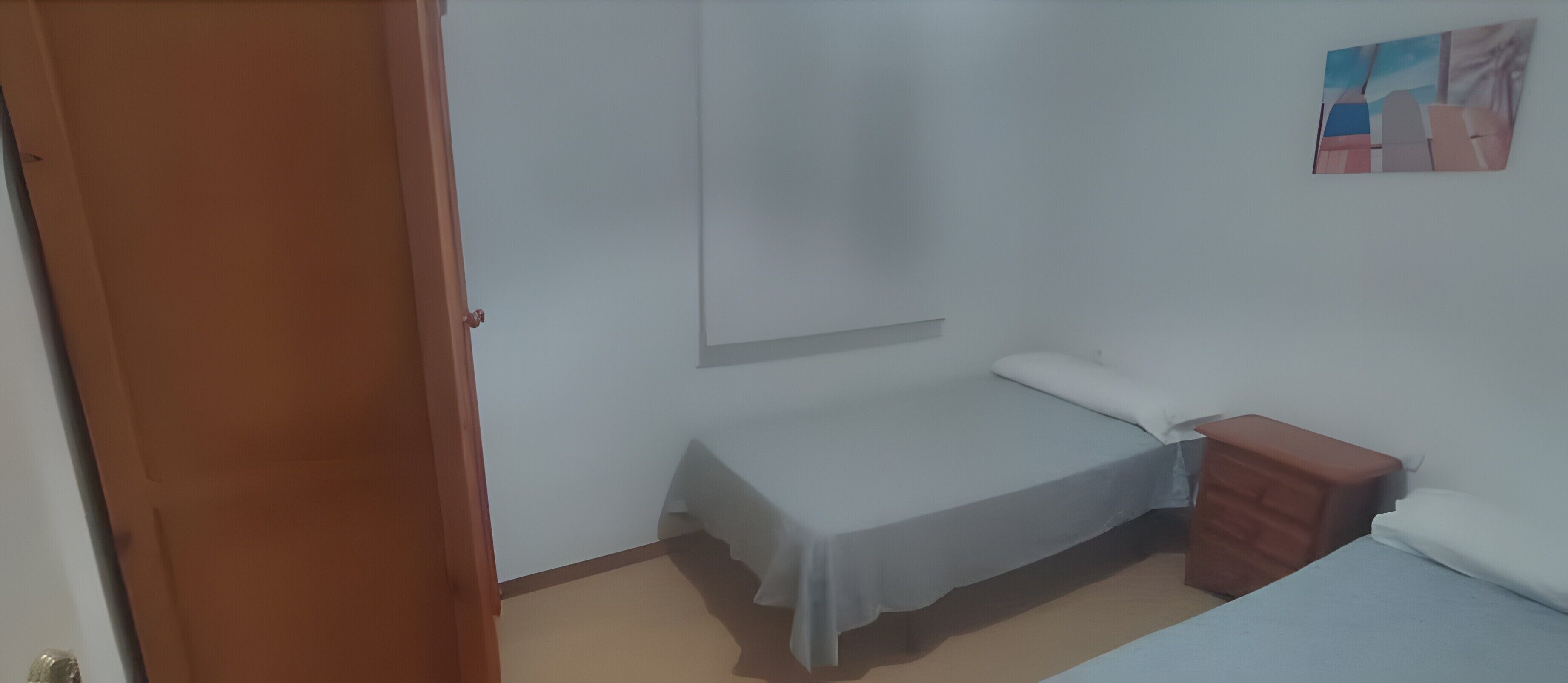 WiFi, bed sheets