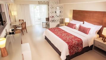 In-room safe, desk, iron/ironing board, free WiFi