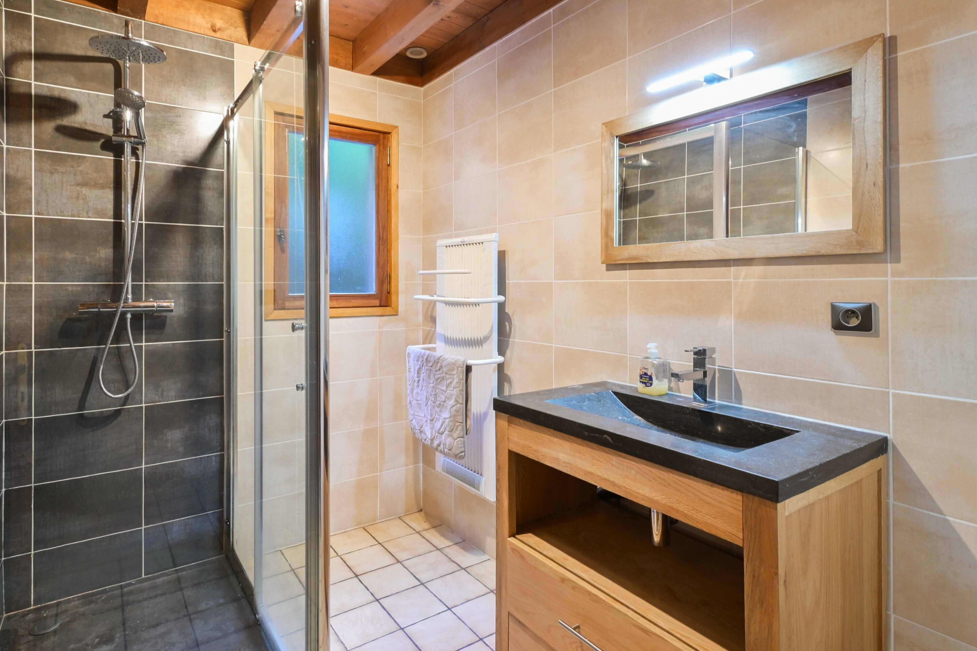Een douche, een haardroger