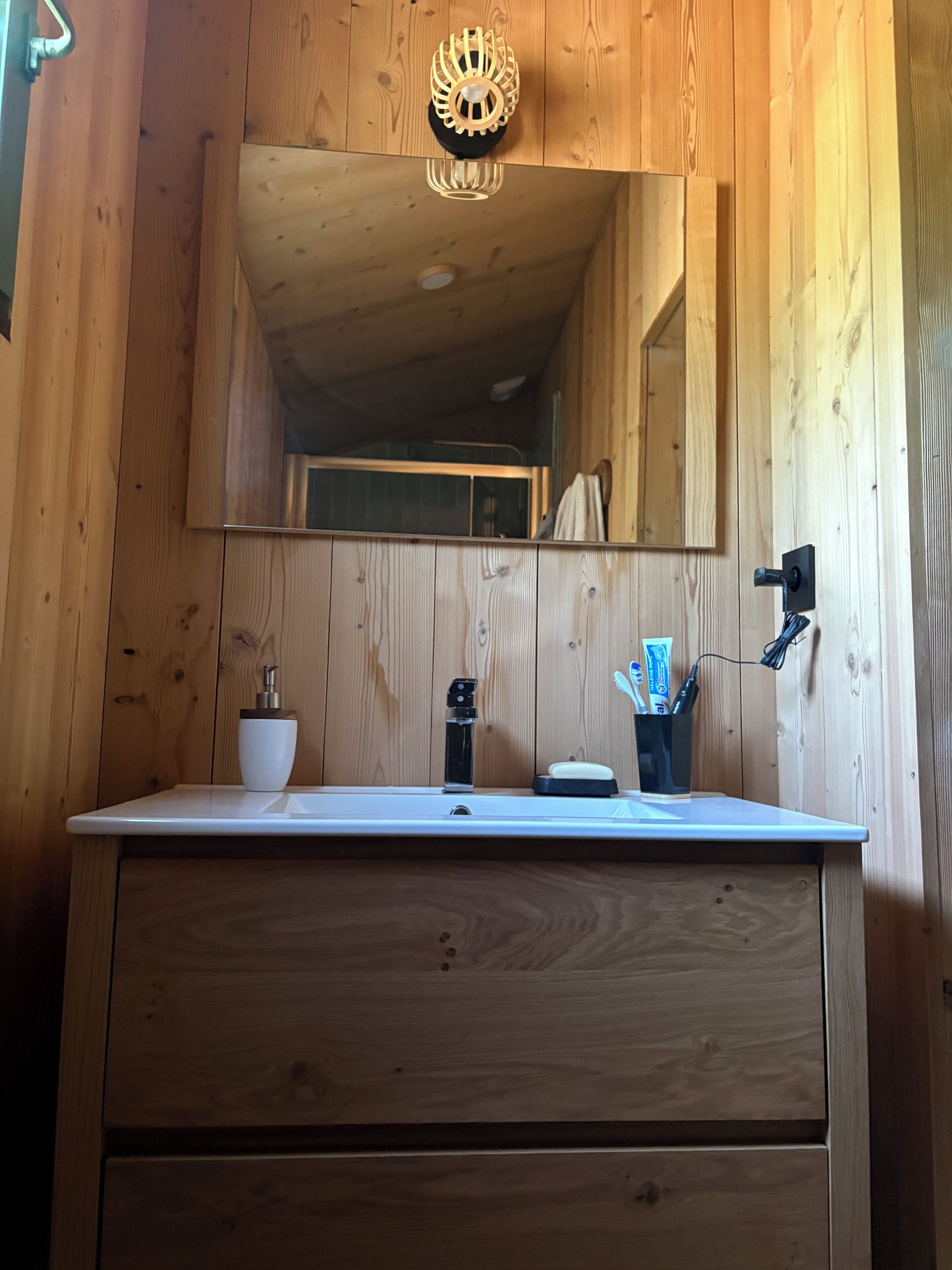 Dusche, Handtücher, Toilettenpapier