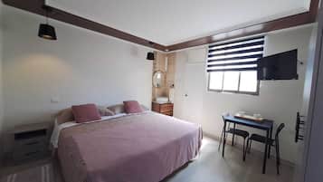 4 bedrooms, WiFi, bed sheets