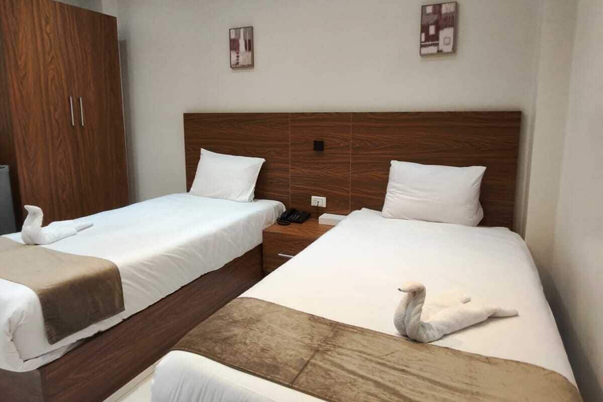 Quarto casal ou duplo superior | Cofres nos quartos, Wi-Fi de cortesia, roupa de cama