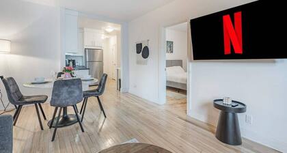 Cozy 3BR in Downtown | Free Parking | A/C