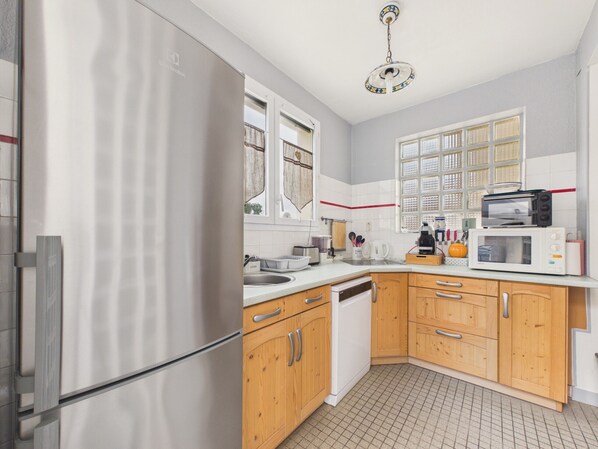Coffee/tea maker, fridge, microwave, oven - Beach 100m away, apartment with terrace for 4 (Longeville-sur-Mer)