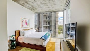 2 bedrooms, desk, iron/ironing board, WiFi (free)