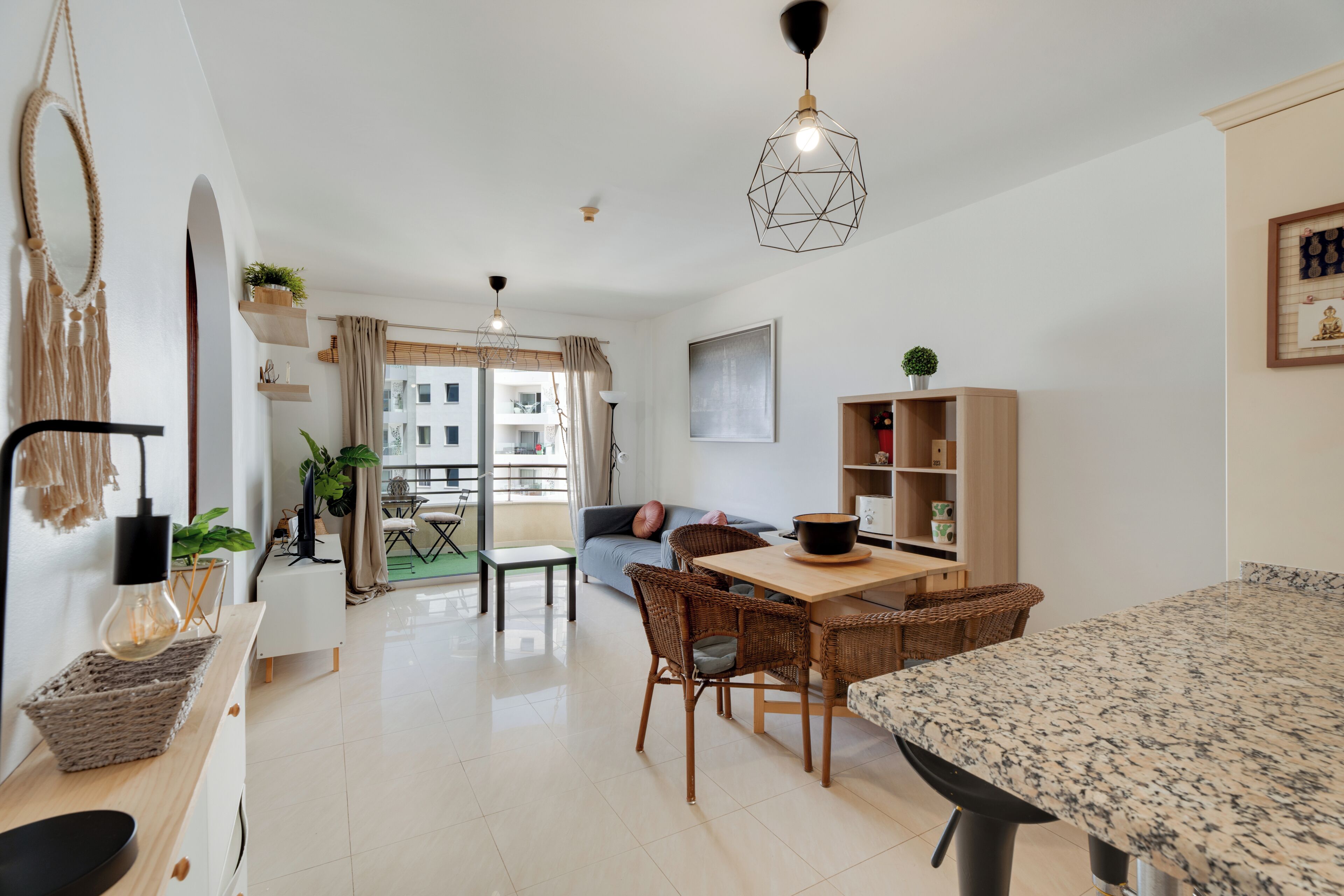 Apartment, 2 Bedrooms, Balcony, Ocean View | Living room