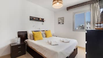 Apartment, 2 Bedrooms, Balcony, Ocean View | 2 bedrooms