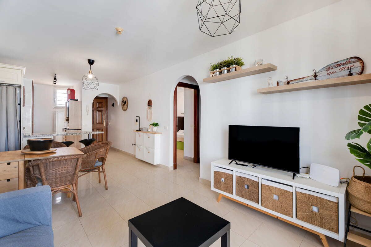 Apartment, 2 Bedrooms, Balcony, Ocean View | Living room