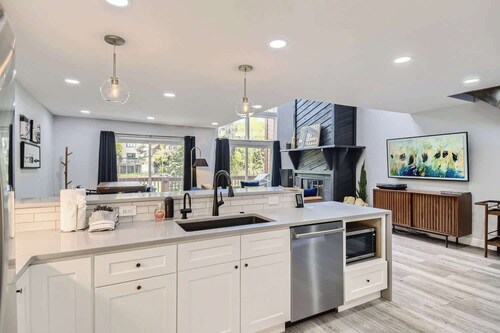 Stop in for the 3br/2ba Ultimate Mountain Lifestyle!