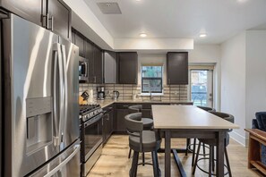 Condo, nhiều giường, quang cảnh vườn (A-S-BRF109) | Bếp riêng