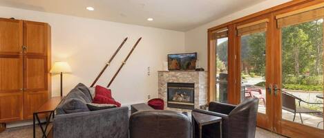 Condo, Multiple Beds, Mountain View (A-K-CH-AG301) | Living area | Fireplace
