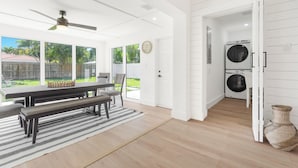 Ảnh chưa phân loại, 2 trong số 84 ảnh, nút