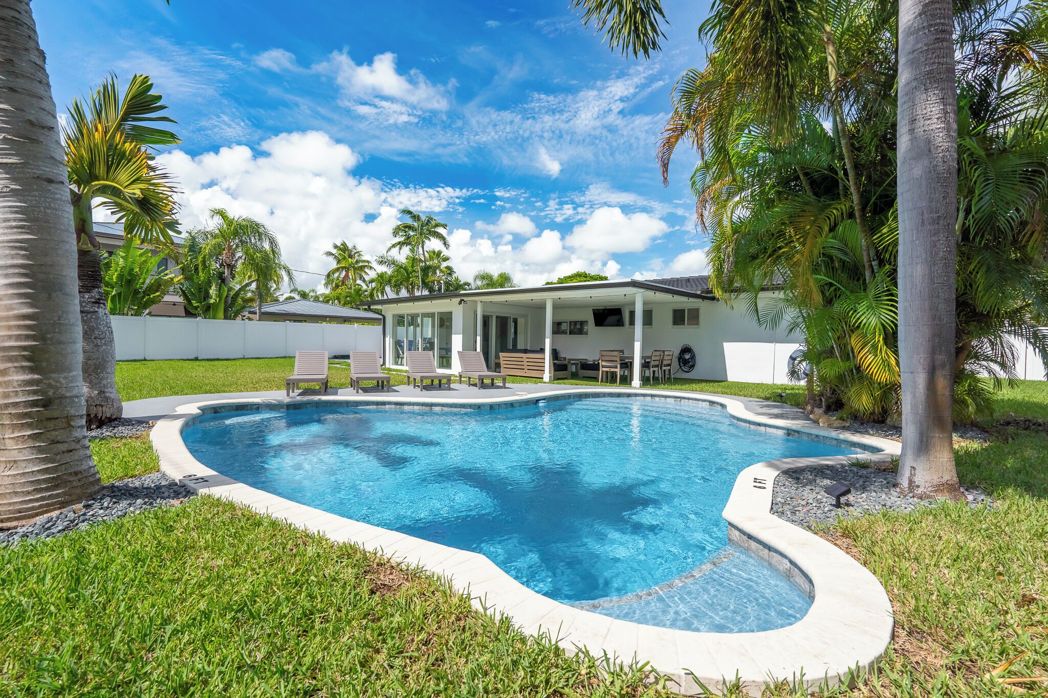 Outdoor pool, sun loungers