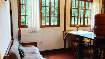 Casa, vista para a montanha | Área de estar