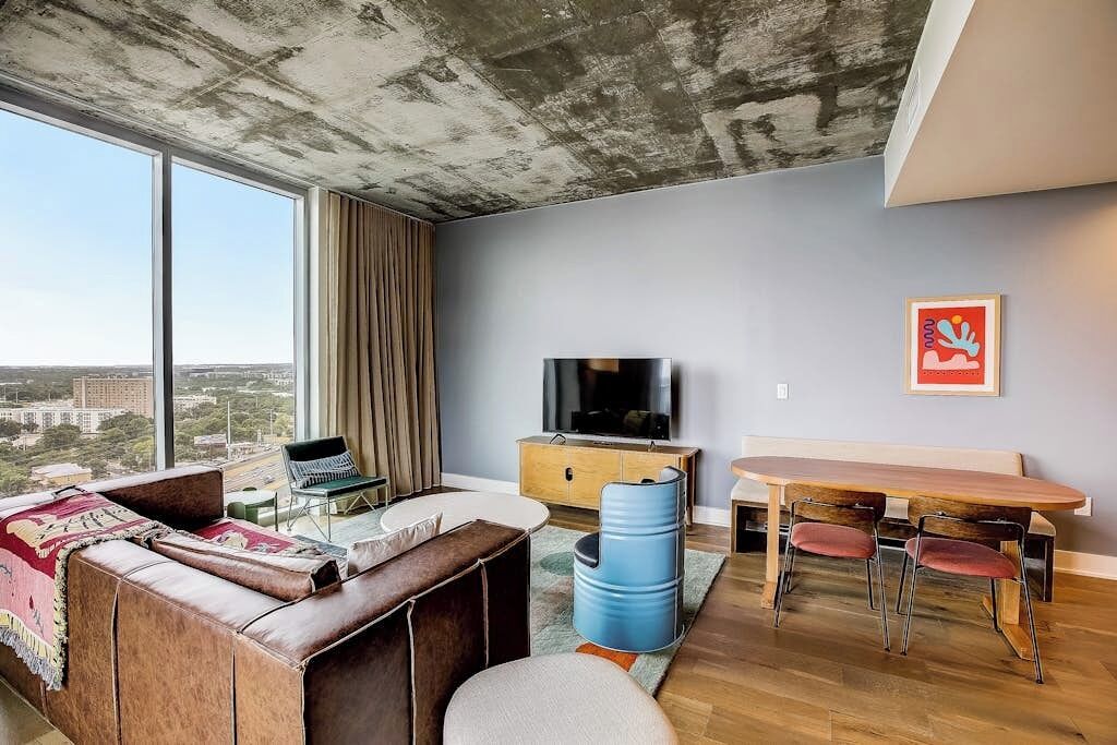 TV, ping pong, books